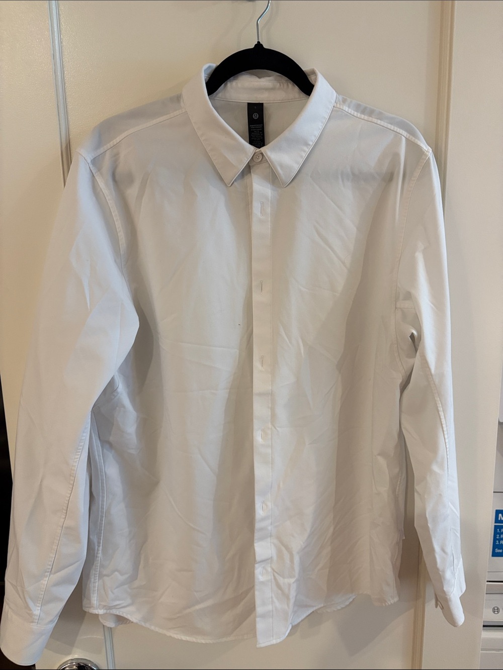 Men's Lululemon White Classic Button-Down Shirt - Commission Fit